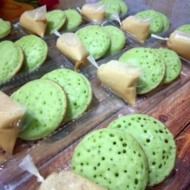 

Kue serabi saus kinca