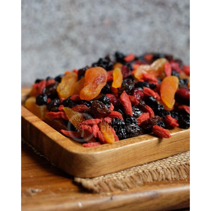 

wiw MIXED DRIED FRUIT 250GR
