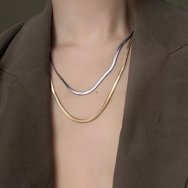 Fashion kalung gepeng titanium tahan karat fashion pria wanita