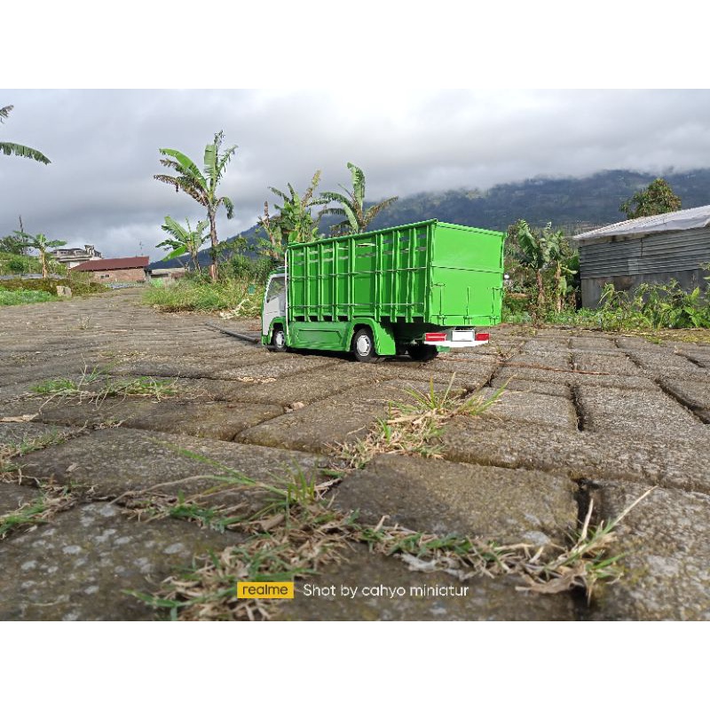 miniatur truk canter skala 14