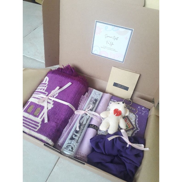 Hampers Kado Ulang Tahun Hijab Segiempat Syar'i Jumbo Kado Wisuda Paket Hijrah Gift Box Kado Ulang Tahun