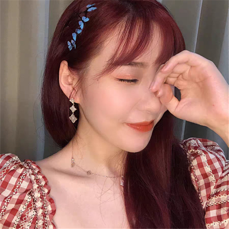 Anting Semanggi Empat Daun Berlian Berkilau ladies stylish and elegant Korea