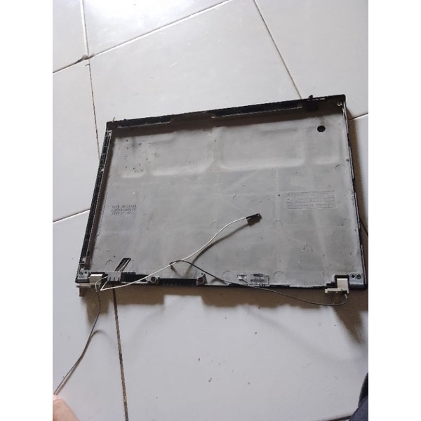 cassing depan Lenovo thinkpad T400 R400