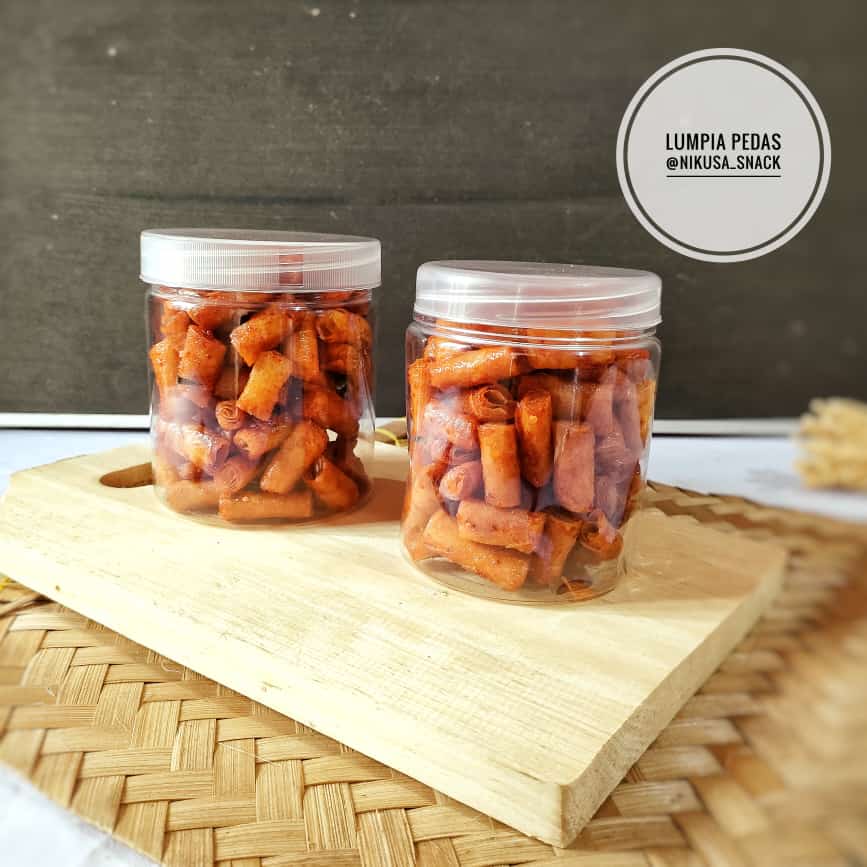 

cemilan pedas keripik snack lumpia pedas