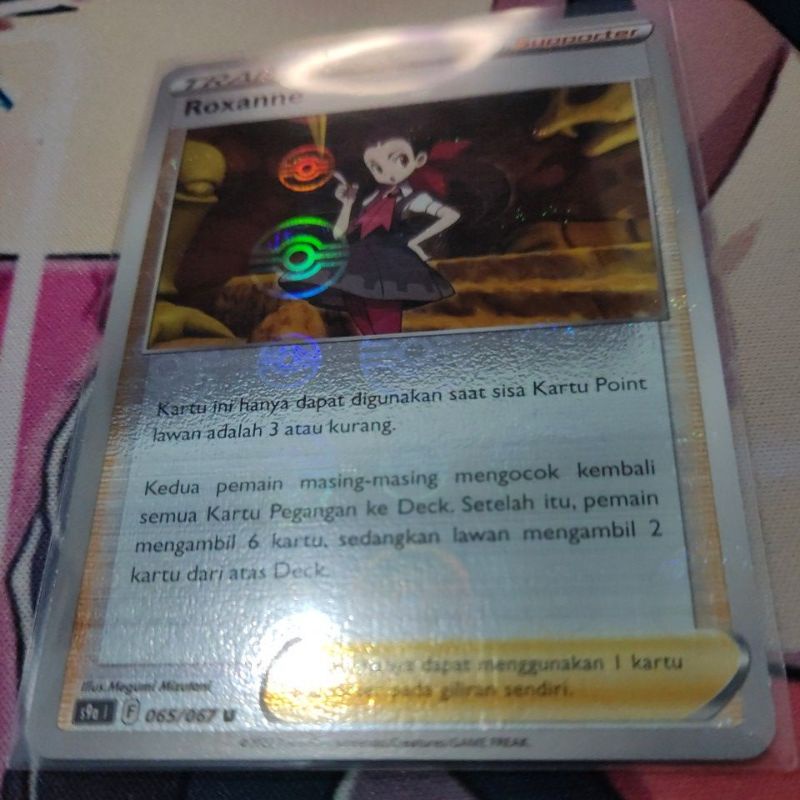 Trainer Roxanne Mirror Foil Pokemon TCG Indonesia S9a 065/067