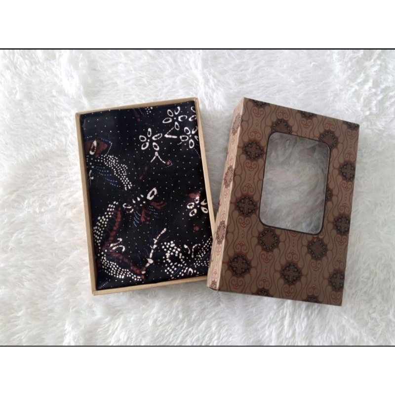 

Soft Box / Kemasan/ Dos Batik Besar
