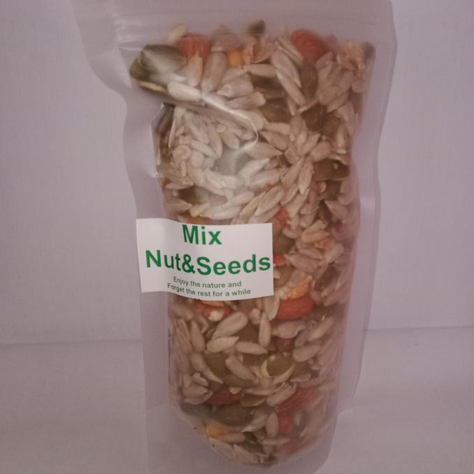 

Roasted Mix Nuts and Seeds 250 Gram