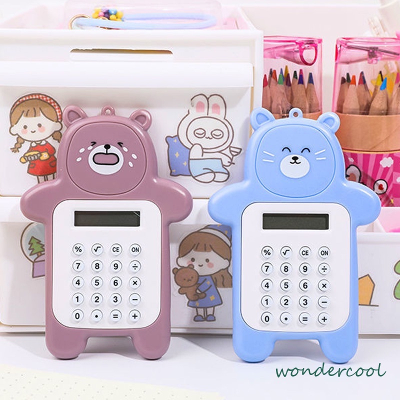 Kalkulator 8 Digit Mini Portable Motif Beruang Calculator Travel Tombol Karet / Creative Bear calculator Slim Palm Mini Student Pocket Computer Sekolah Stationary Import Warna Unik-Won