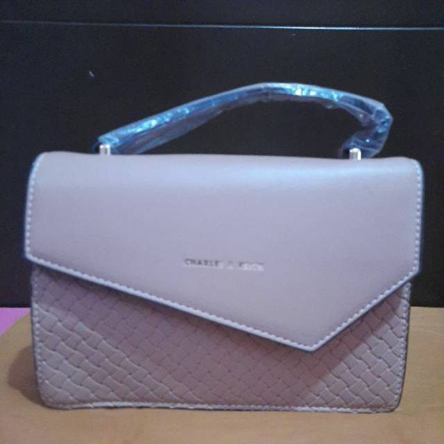 Newe, live punya kak ukthi