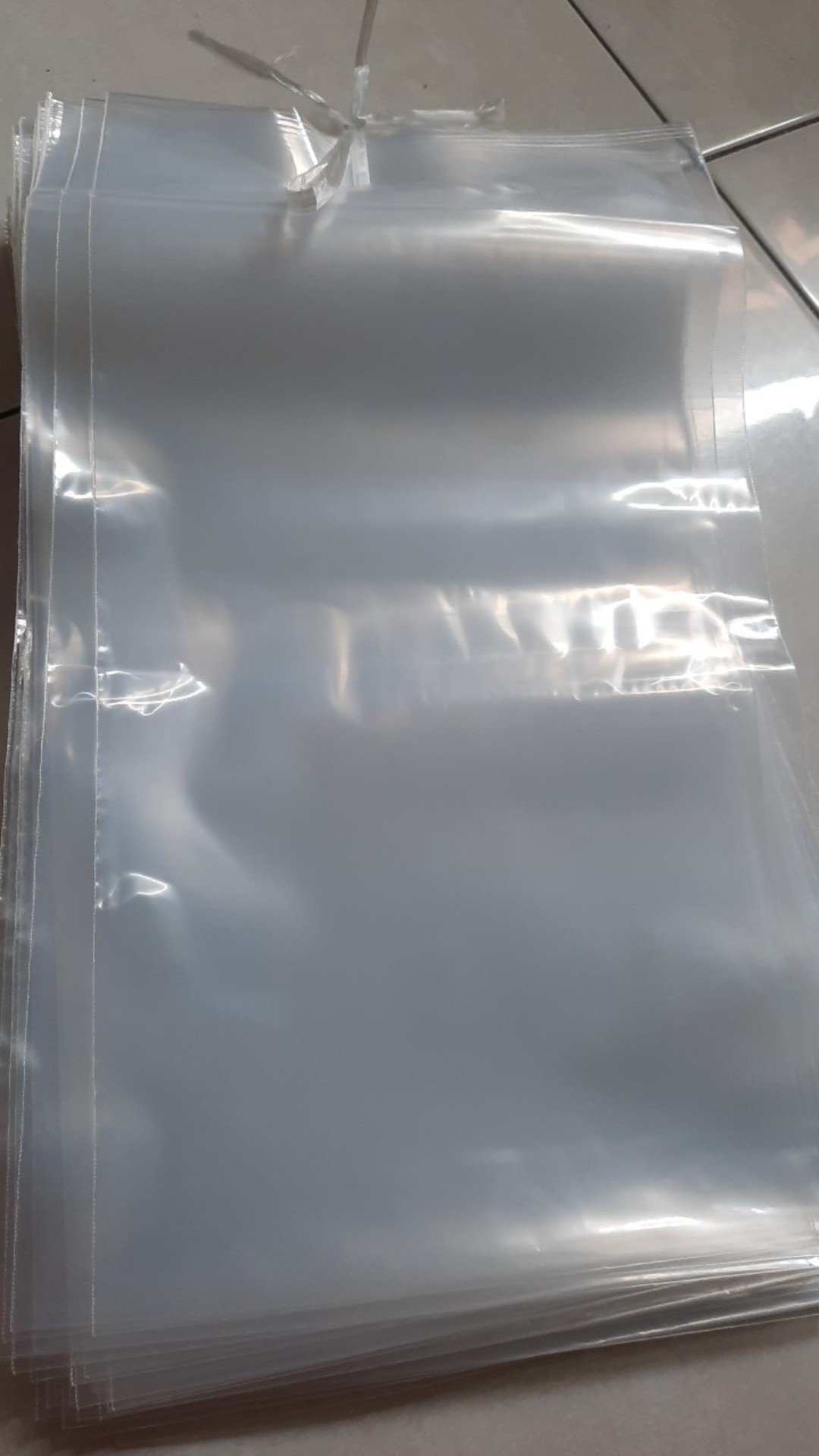 10 Lembar Kantong Klip Plong  Ziplock .plong Klip  20x30 +6 . Klip Plong Hijab .plastik Hijab