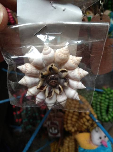 (BISA COD) BROS KERANG HARGA PER PCS UNTUK KERUDUNG DAN BAJU - BROSS UNIK SOUVENIR PERNIKAHAN MURAH