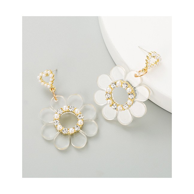 LRC Anting Tusuk Fashion Transparent White Transparent Flower Pearl Earrings With Diamonds P59679