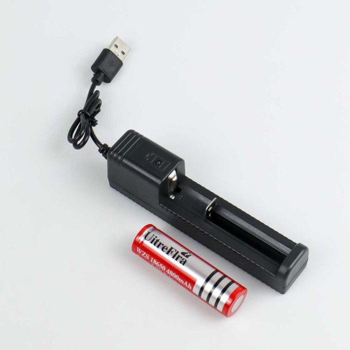 Laser Pointer 1MW 532NM Baterai+Charger Green Beam - YL-301 - Hitam