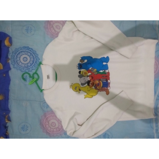 Uniqlo kaws sesame Street Crewneck