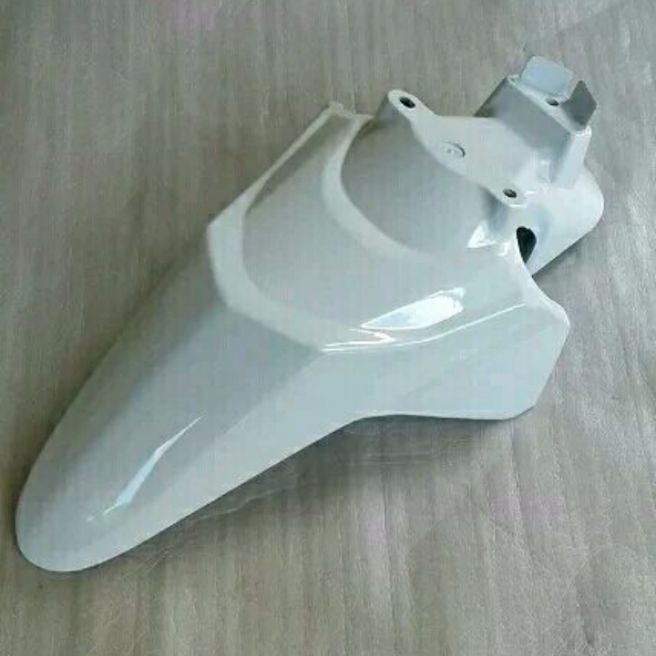 spakbor depan beat karbu putih/slebor depan beat karbu putih/sepakbor depan beat karbu putih