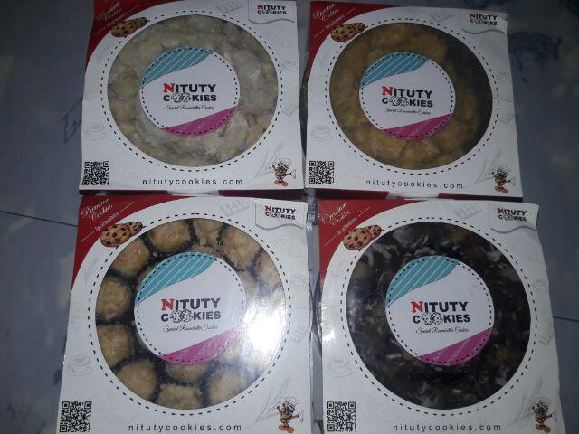 KUE KERING PUTRI  SALJU  KEJU  500  Gram  by Nituty Cookies 