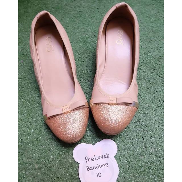 Preloved Everbest Wedges Beige