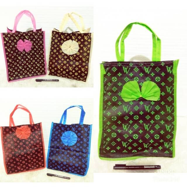 

MarMon,tas tenteng motif LV souvenir ultah +wedding