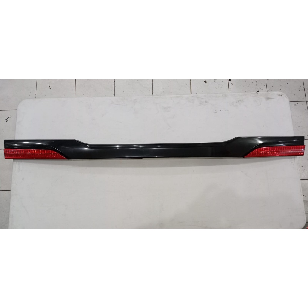 Trunk Lid Belakang Innova 2014
