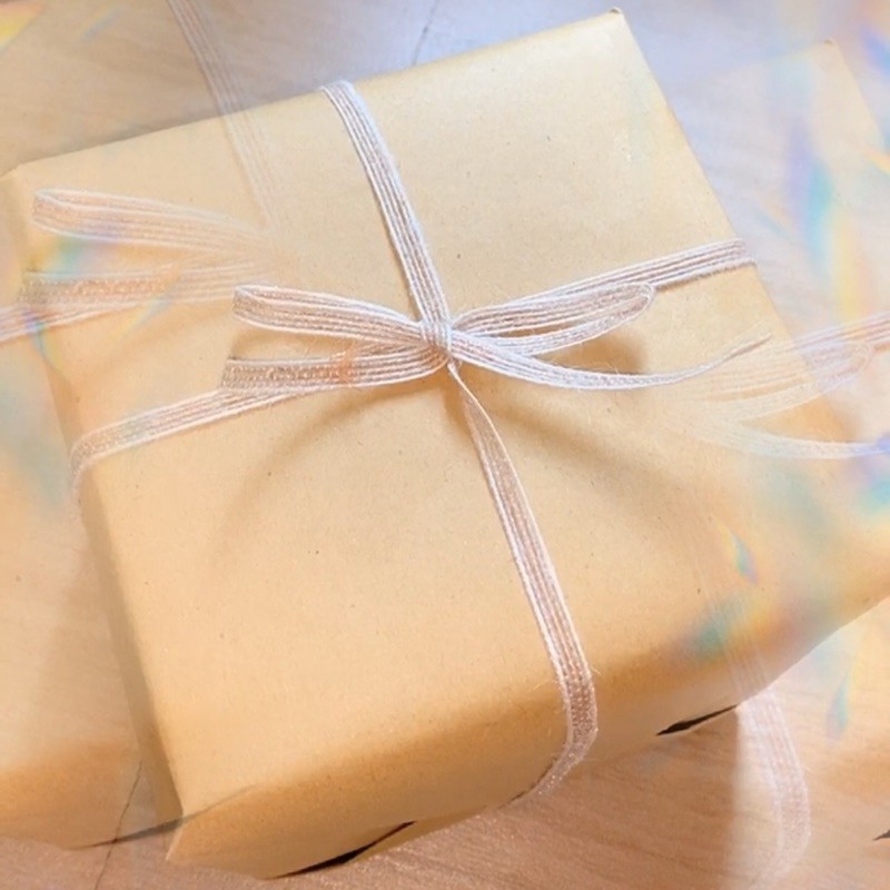 

[COD] Paket Hadiah (Extra Box + Extra Bubble Wrap + Pita + Kartu Ucapan)