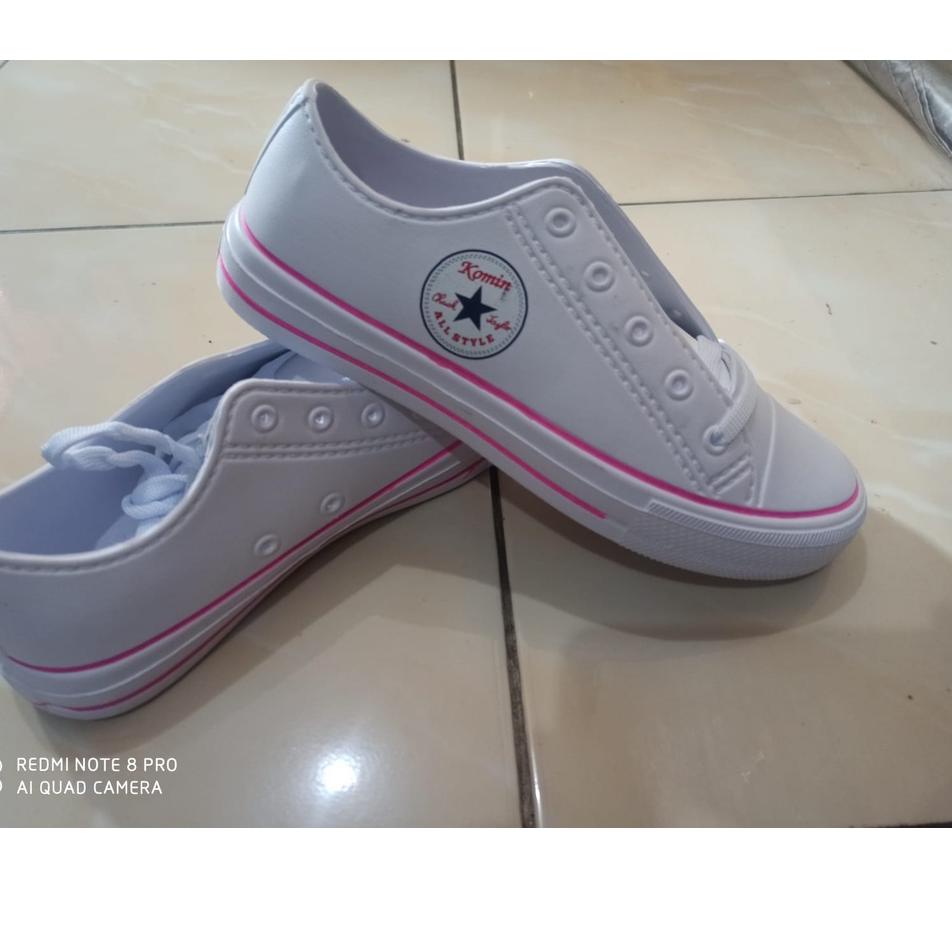 (TERBARU) SEPATU KARET PYLON KOMIN ALL STAR  DAN GARIS PUTIH RINGAN NYAMAN