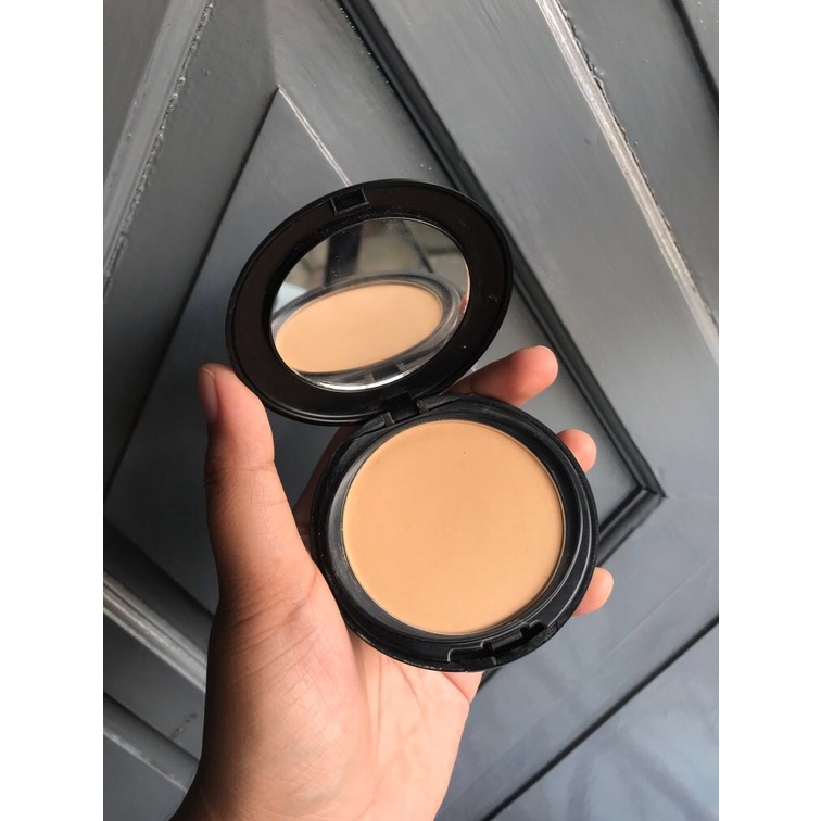 Makeover Powerstay Matte Powder Foundation 12g