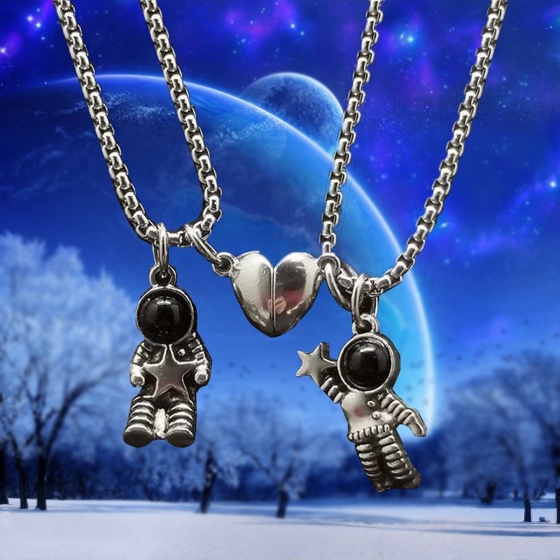 2Pcs Minimalist Lovers Matching Friendship Spaceman Astronaut Pendant Magnetic Distance Couple Necklace Jewelry Anniversary Gift