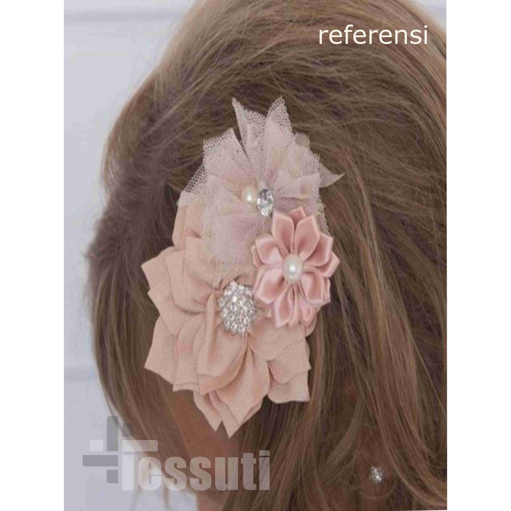 KAIN TILE KERAS / KAKU warna putih  / HARD TULLE