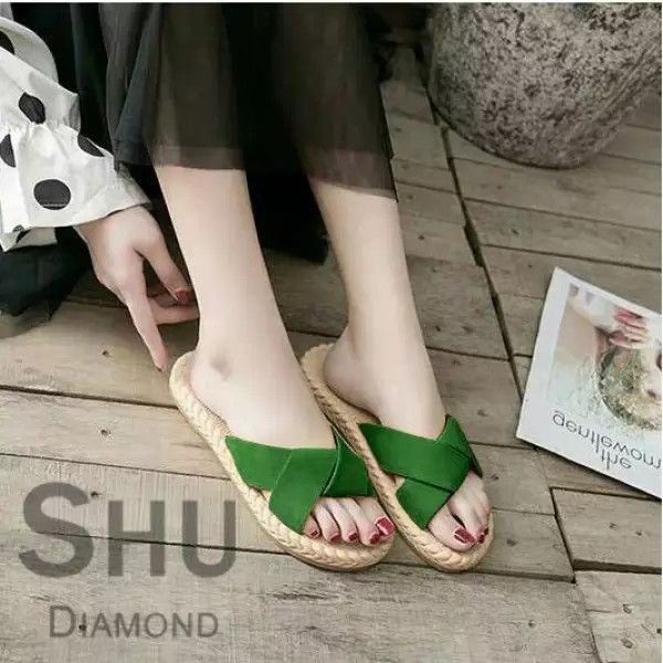 TIKTOK - Sandal Slip Wanita Suede Etnik RM 03