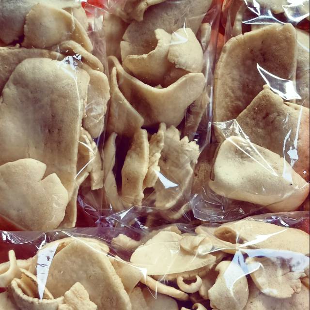 

Cemilan/kerupuk/makanan ringan