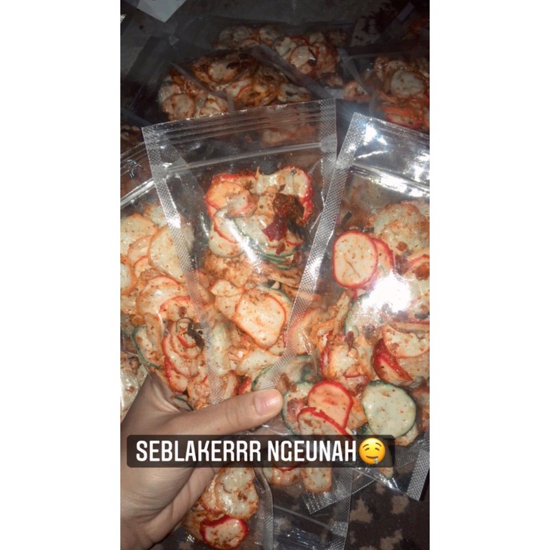 

seblaker(kerupuk kering)10.000 dapet 3