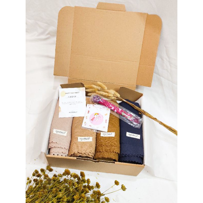 

HAMPERS BOX / GIFT BOX BY HOLOHAI.ID