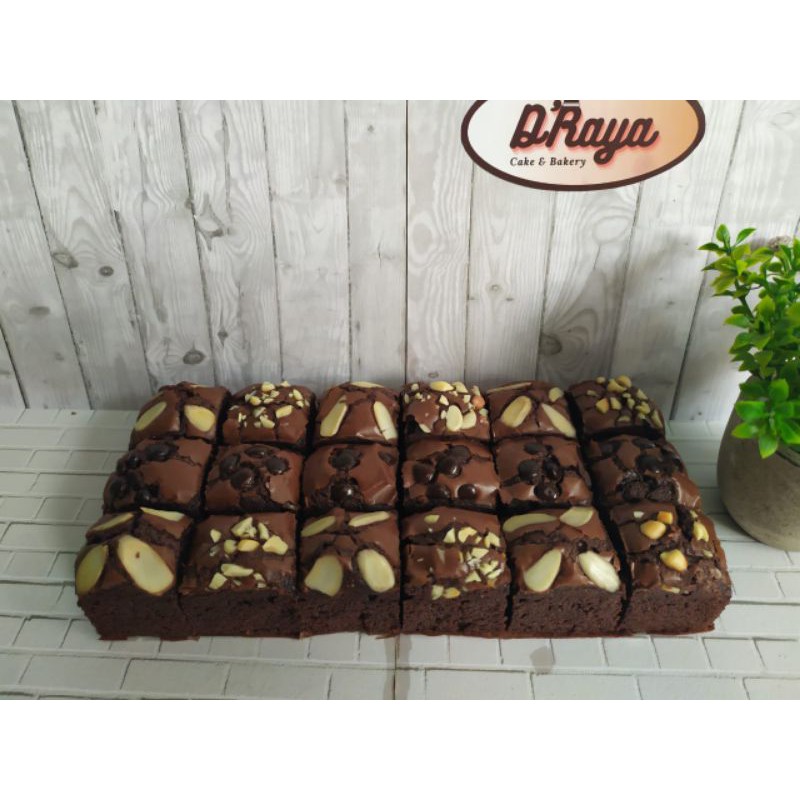 

Brownies Fudgy D'Raya (panggang).