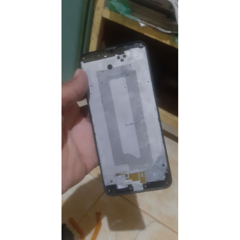 frame/tatakan mesin + speaker atas samsung a20 ori copotan
