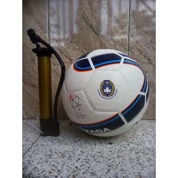 Bola Sepak Size 4 . Bola Mikasa Volare Pres Impor. Bola Kaki No 4 Berkualitas. Bola Sepak Murah. Bol