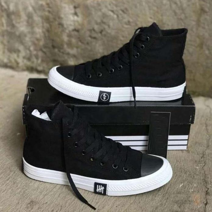 Sepatu Convers All Star Pria Wanita Laki Laki Perempuan Original Hitam Putih Tinggi Boot Petir Terba