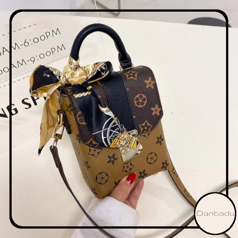 Tas Selempang Handphone Kecil Fashion Wanita Elegan Import
