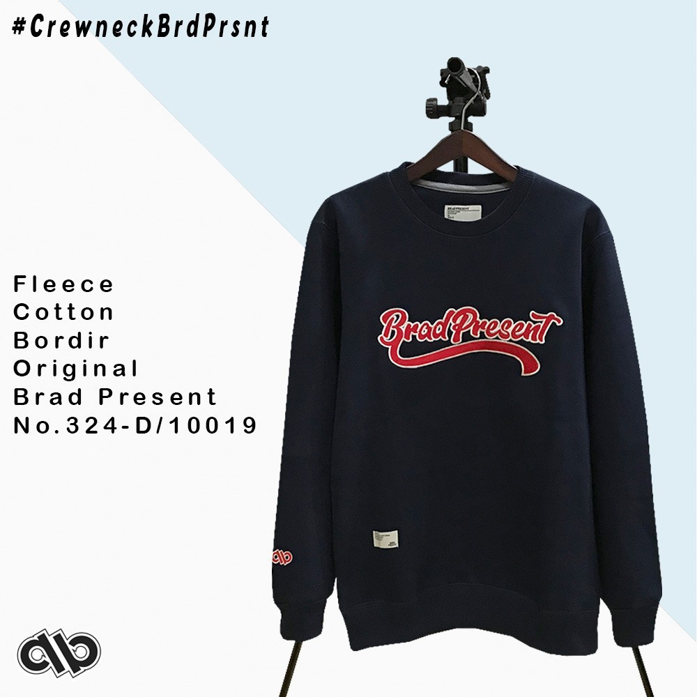 BRAD PRESENT ORIGINAL Sweater Crewneck cowok sweatshirt warna navy with logo series art seri Gs403