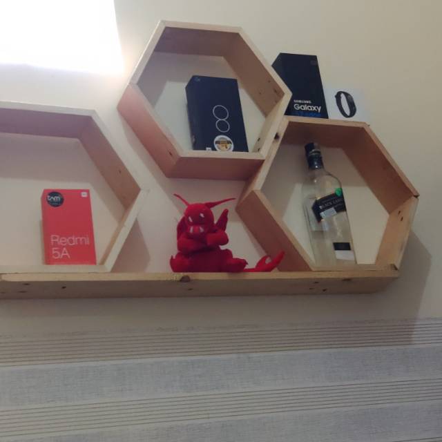 Rak Segi Enam hexagonal