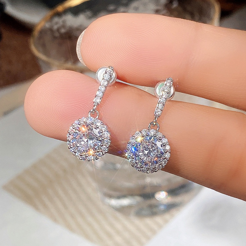 Anting Juntai Bentuk Bulat Kubik Zirkonia Warna Silver Gaya Klasik Untuk Wanita
