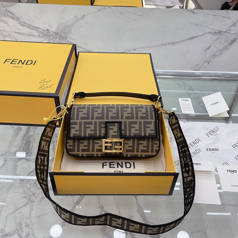 original (with Box) Fendi Vintage Baguette Classic Fabric Women's Fashion Temperament Underarm Bag