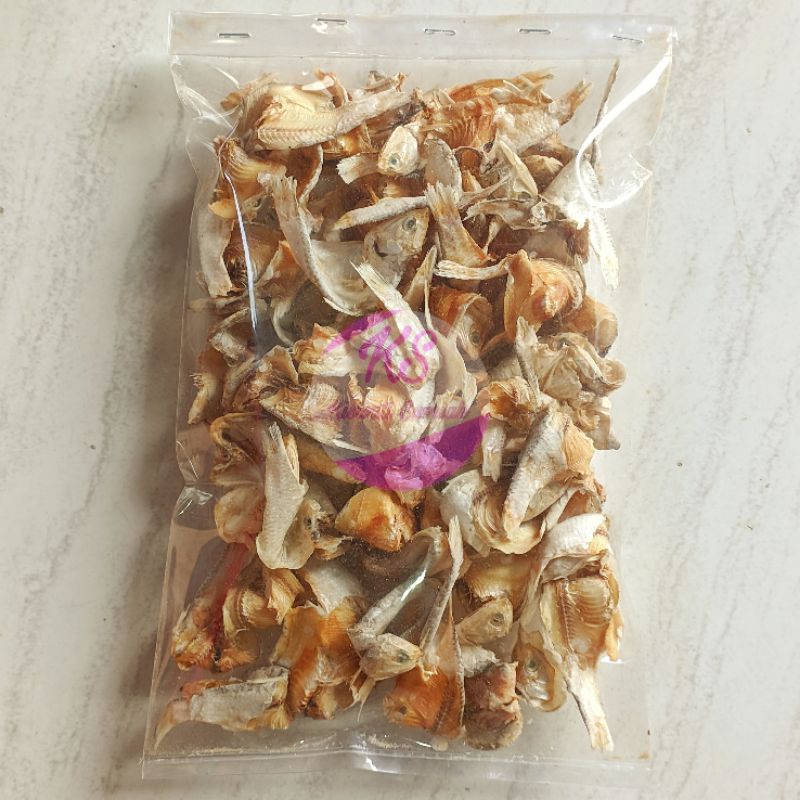 

Ikan Asin Bulu Entok Bebek Mentah Kering Siap Goreng Oleh-oleh Khas Pantai Kenjeran Surabaya