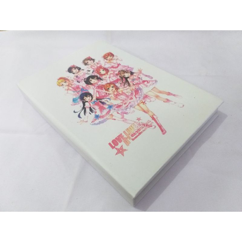 

BUKU SKETSA HARDCOVER TEMA ANIME LOVE LIVE CONCERT