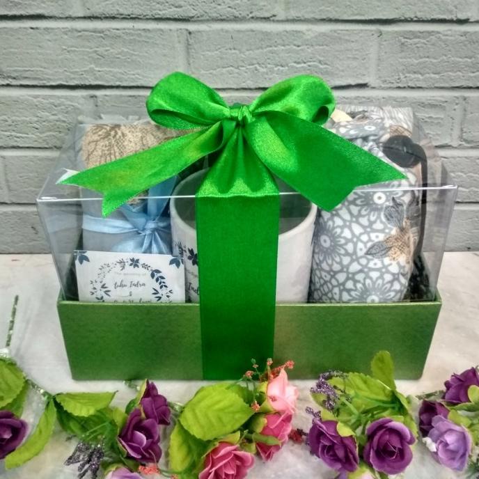 

hampers hadiah sajadah pouch travel.mug / hampers lebaran/pengajian