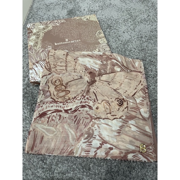 [Preloved] Buttonscarves Farsha