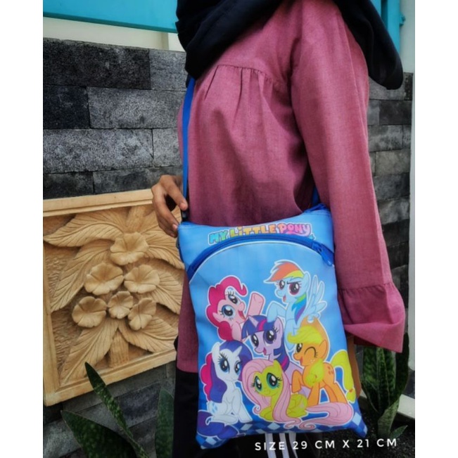 TAS SELEMPANG ANAK KARAKTER MURAH SIZE 29 CM X 21 CM