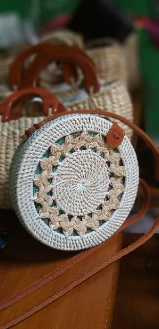 Tas rotan ulir putih diameter 20cm