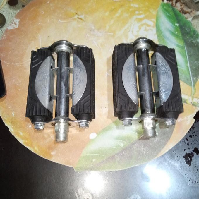 Sepasang Pedal Sepeda Ontel Ojek Jadul Sepeda Kuno