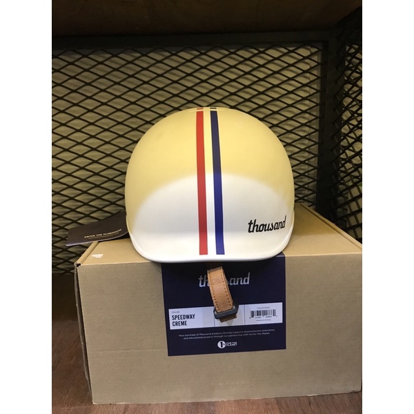 Helm Sepeda Thousand BNIB