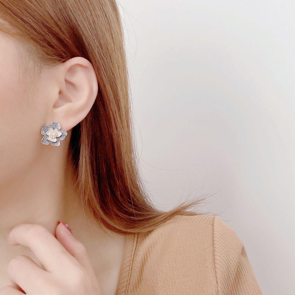 Needway Wanita Anting Ms Hadiah Ulang Tahun Fashion Mutiara Tiga Dimensi Bunga Glasir Klip Anting